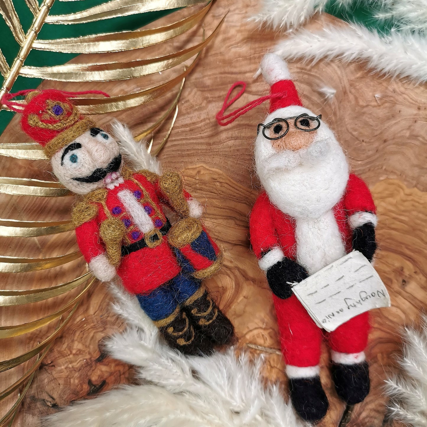 Vilten Kersthanger - Notenkraker/ Nutcracker Ned - Rood - Handgemaakt