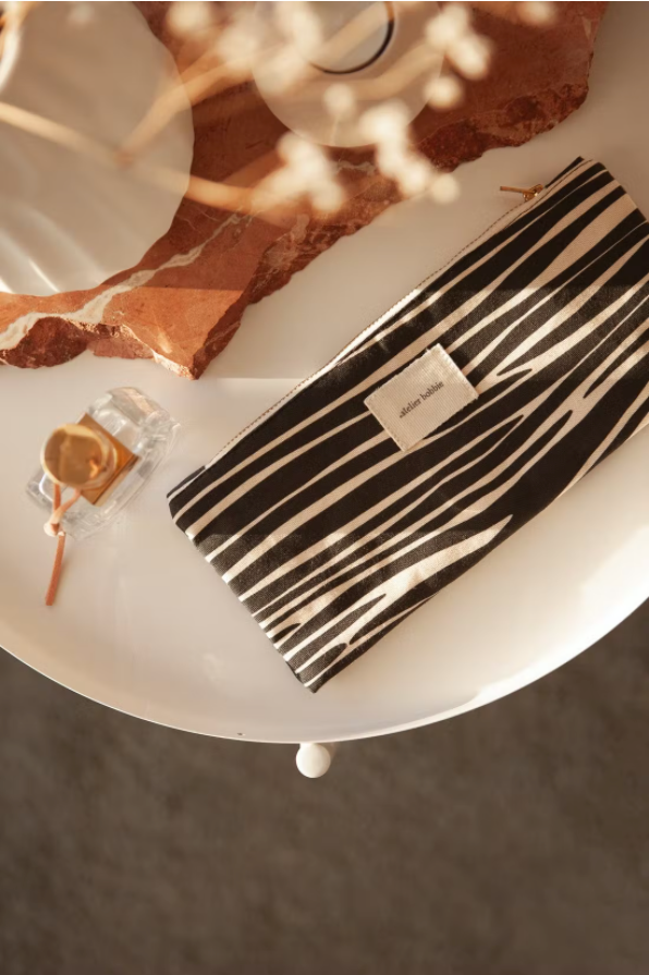 Trousse Imprimé Zèbre avec Fermeture Éclair Dorée